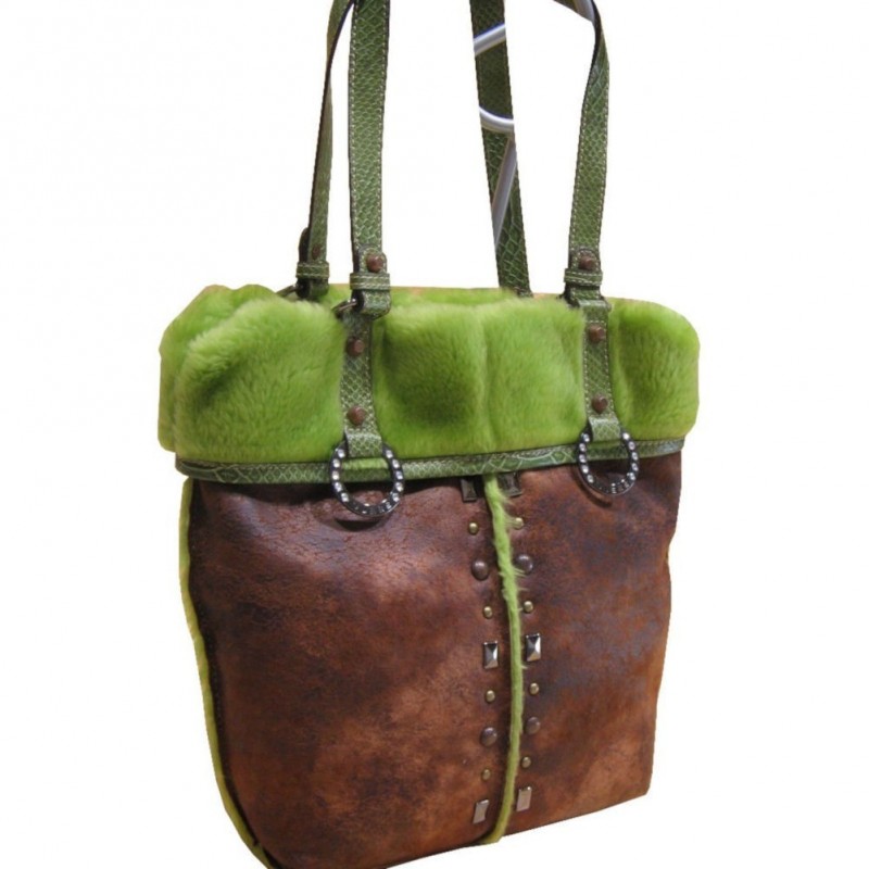 Sac épaule de marque Guess marron avec fourrure verte  GUESS - 1